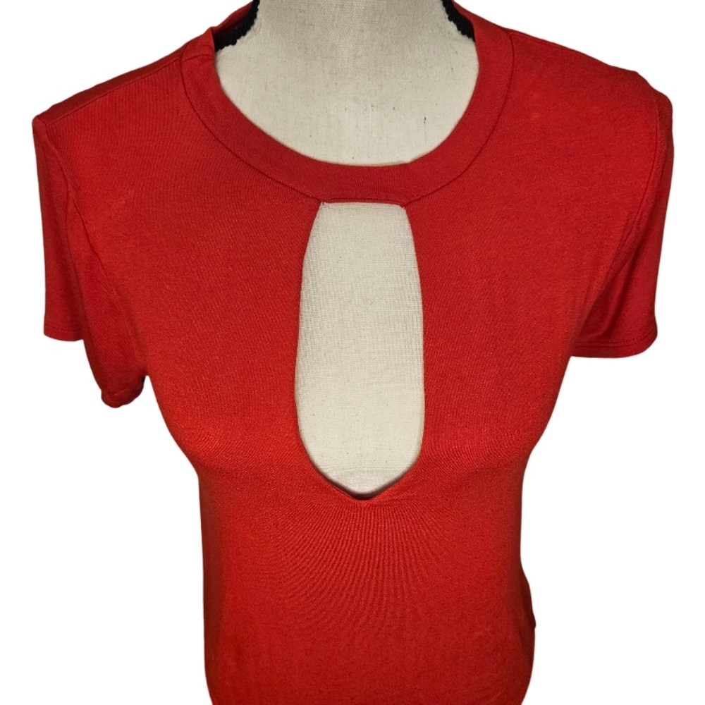 Red by BKE Low Cut Red Top - Picture 5 of 11